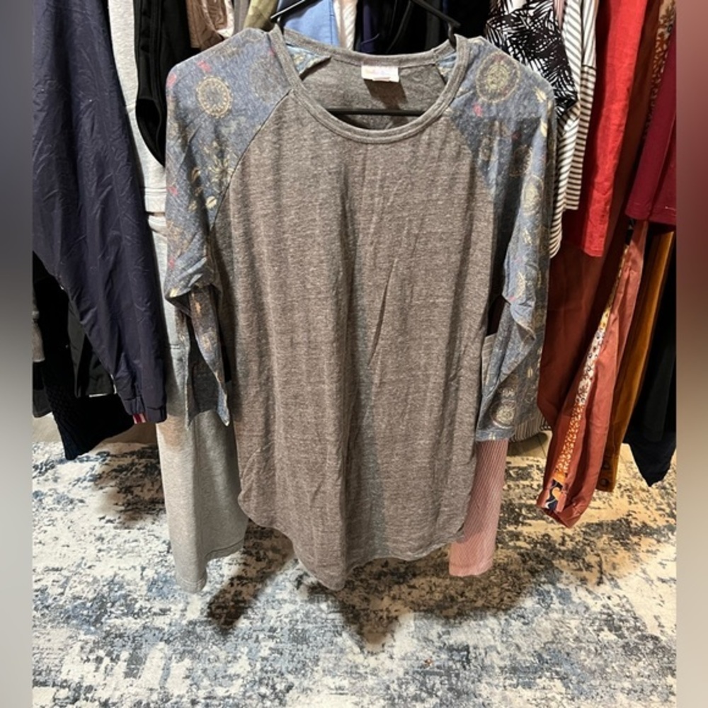 Womens Lularoe Randy shirt Sz.M NWT